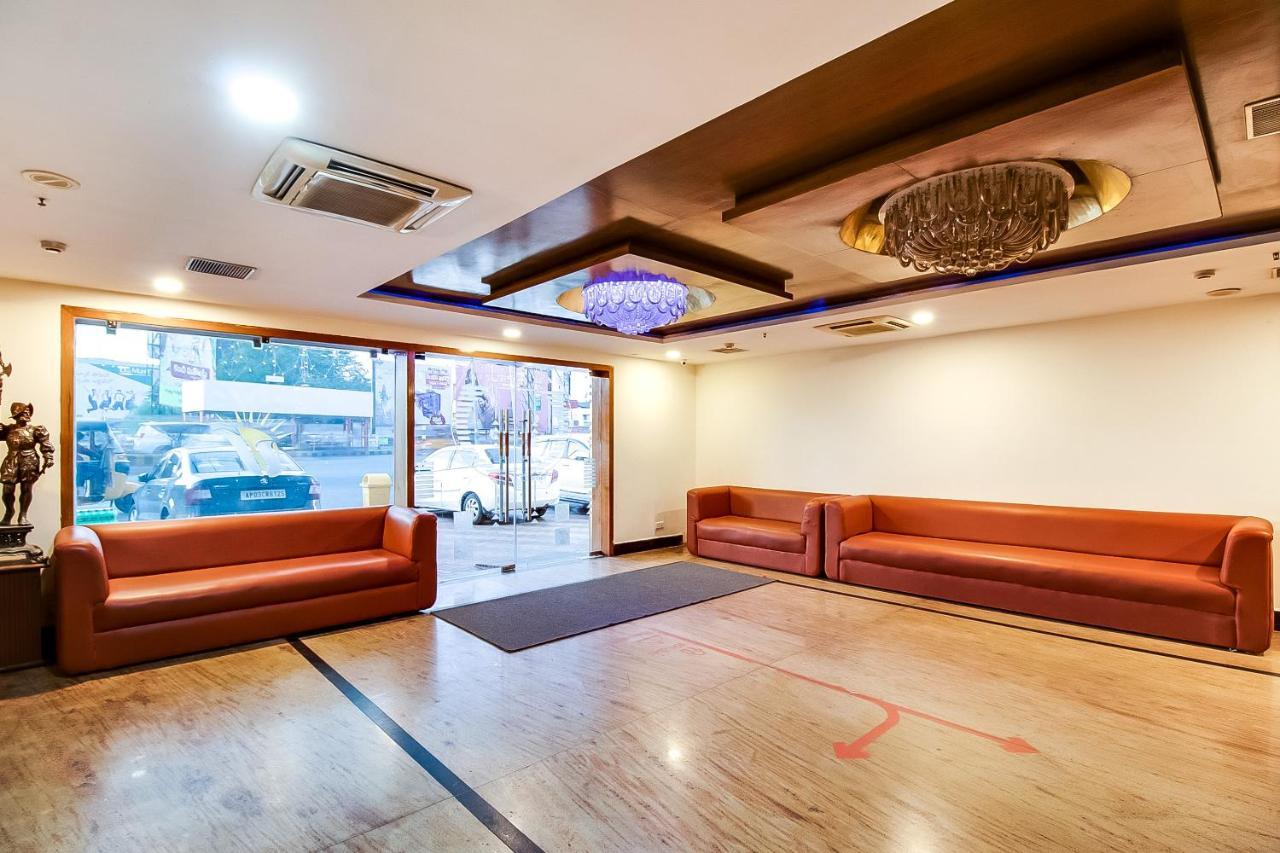 Oyo Flagship 9115 Hotel Udayee International Tirupati Exterior foto